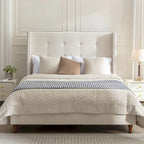 Letto king size imbottito color avorio con testiera a tutta altezza e bottoni, 1 posto letto