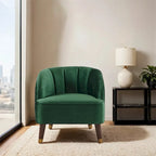Poltroncina a barilotto in velluto arancione/fard/smeraldo/bianco con gambe in legno, seduta singola